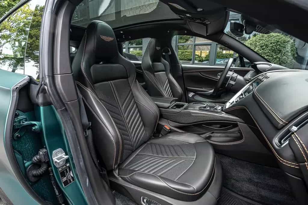 Aston Martin DBX 707 Ceramic Brakes | 23 Inch | 4x Vent.Seats 01/2023-photo-3