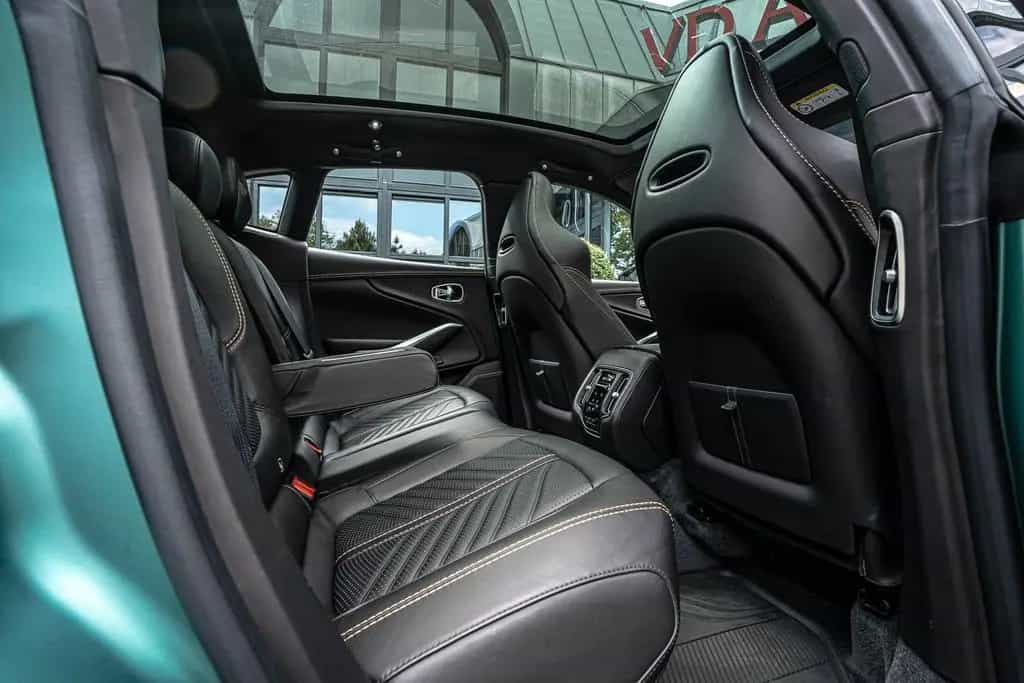 Aston Martin DBX 707 Ceramic Brakes | 23 Inch | 4x Vent.Seats 01/2023-photo-4