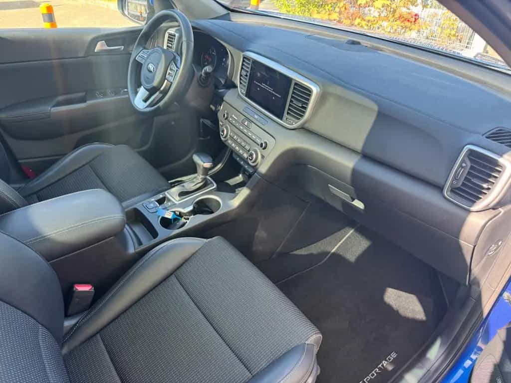 Kia Sportage 1.6 CRDi Black Edition Panorama+LED+JBL 06/2021-photo-3