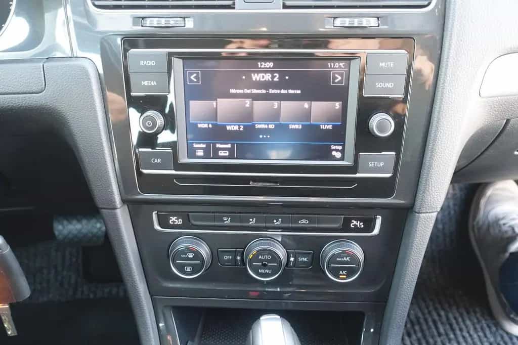 Volkswagen Golf VII Lim. Automatik 5-Türer | Einparkhilfe 12/2018-photo-14