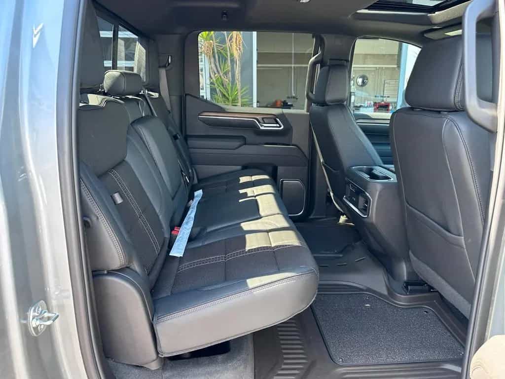 Chevrolet Silverado HIGH COUNTRY 2025 §44 48 MON.GARANTIE null-photo-14