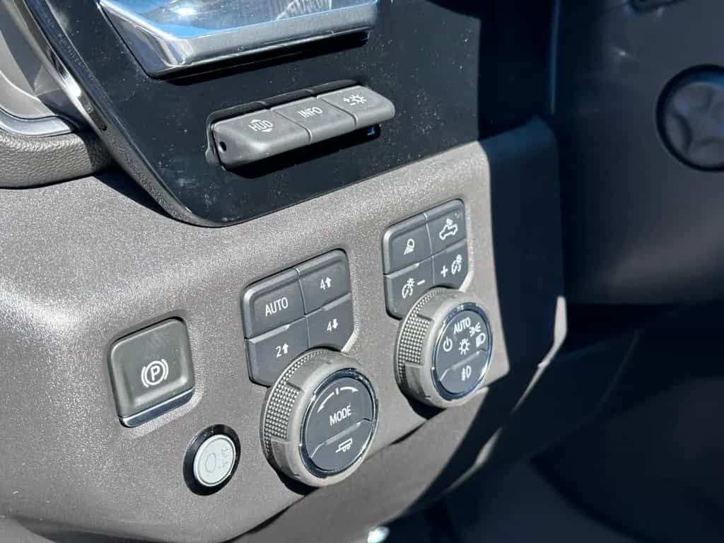 Chevrolet Silverado HIGH COUNTRY 2025 §44 48 MON.GARANTIE null-photo-19