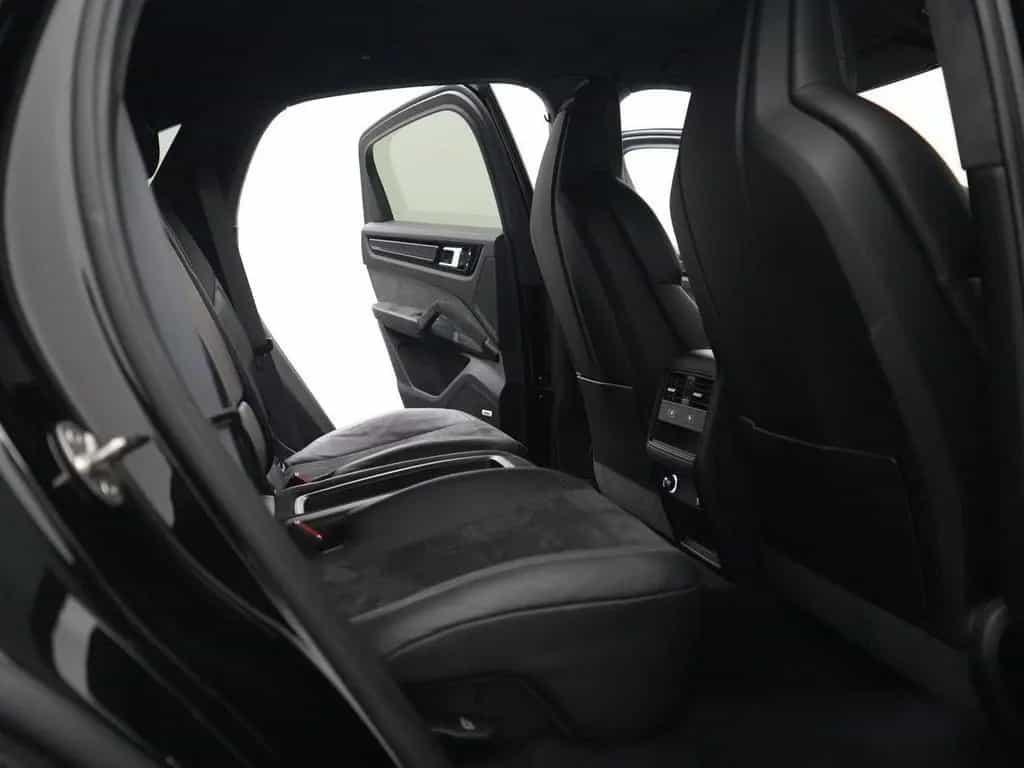 Porsche Cayenne Turbo GT Coupé 01/2023-photo-37