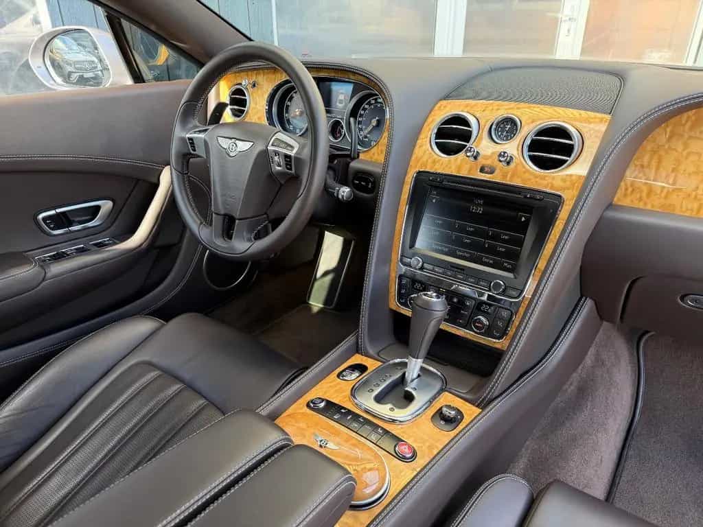 Bentley Continental GT /W12 05/2014-photo-12