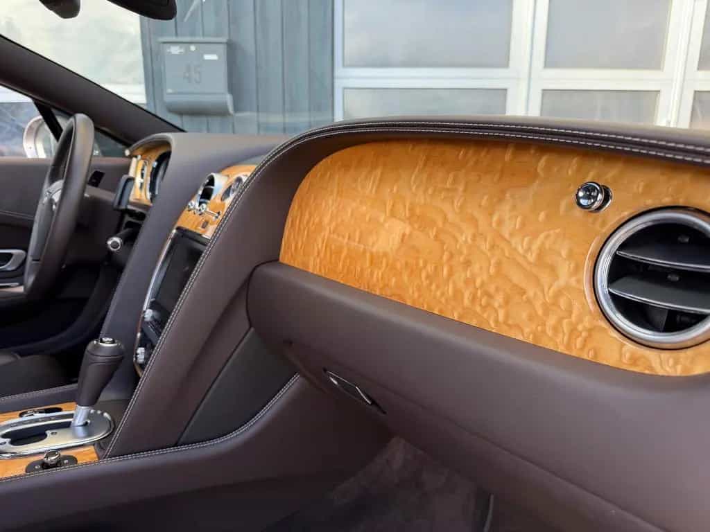 Bentley Continental GT /W12 05/2014-photo-19