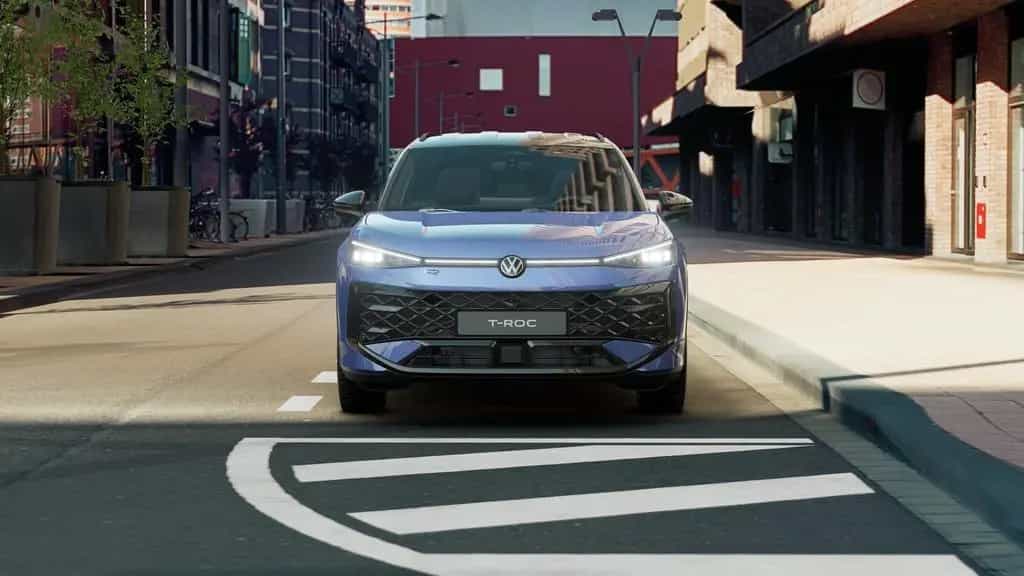 Volkswagen T-Roc R-Line 1.5 l eTSI OPF DSG 360 ACC AUT HUD null-photo-5