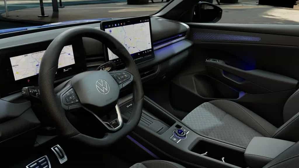 Volkswagen T-Roc R-Line 1.5 l eTSI OPF DSG 360 ACC AUT HUD null-photo-8