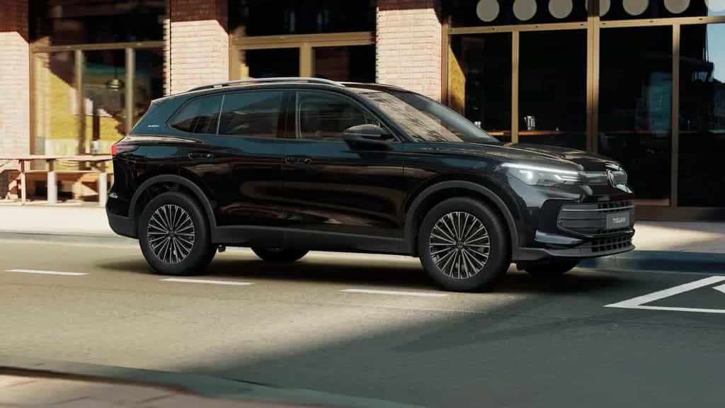 Volkswagen Tiguan ENERGY 1.5 l eTSI OPF DSG 360 ACC AHK AUT null-photo-3