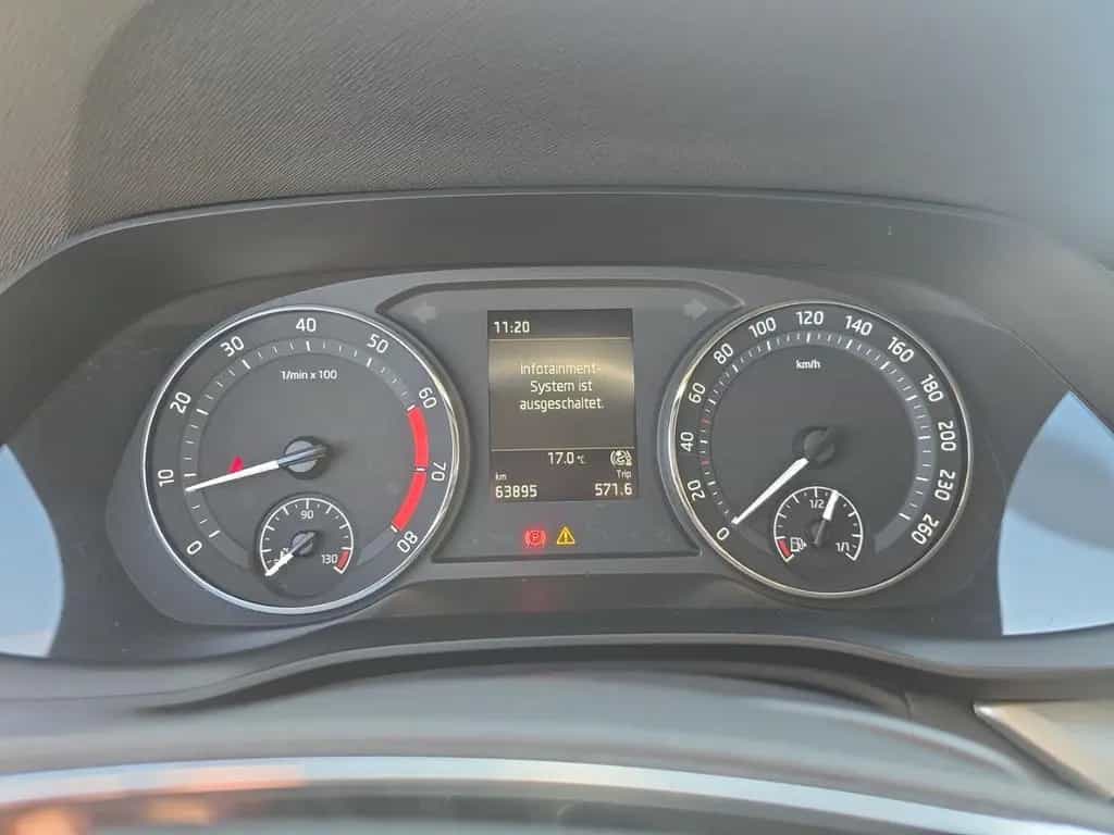 Skoda Octavia Combi Clever+Anhängerkupplung+Navi+Klima 11/2021-photo-9