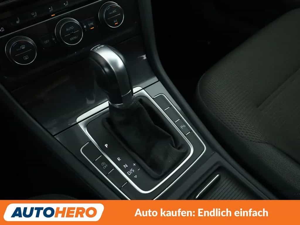 Volkswagen Golf VII 1.0 TSI Comfortline BMT Aut.*NAVI*ACC* 05/2017-photo-24