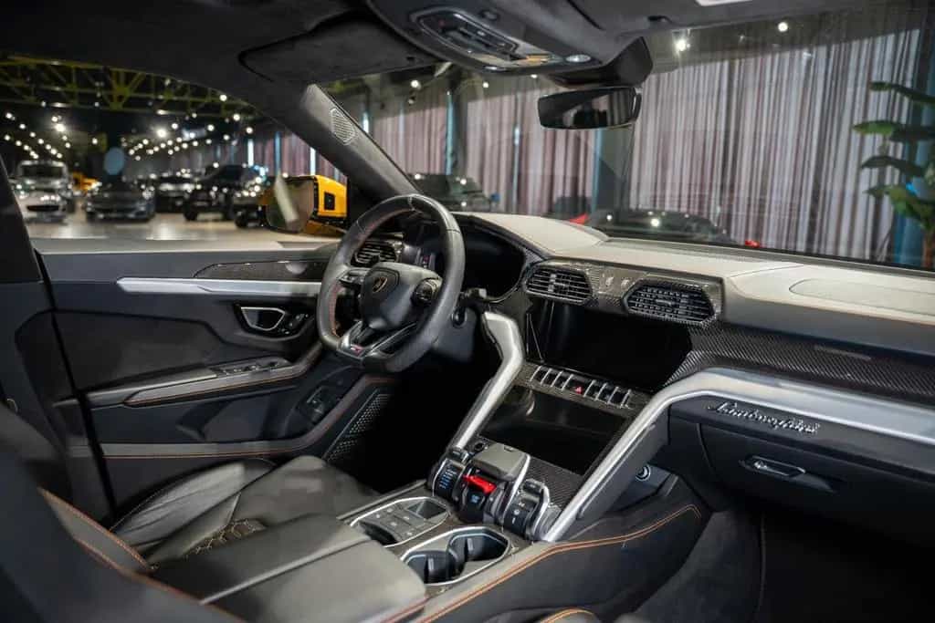 Lamborghini Urus 4.0 V8 B&O|MATRIX|CARBON 11/2020-photo-23
