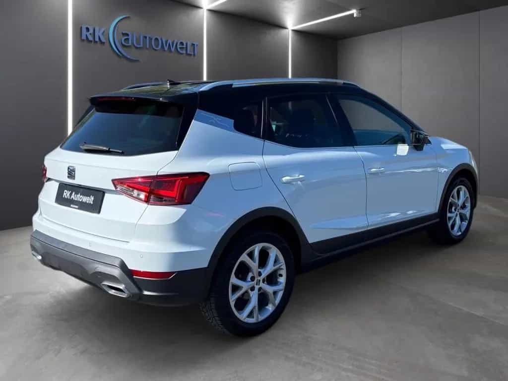 Seat Arona FR 1.5 TSI LED Navi Kamera FullLink 04/2023-photo-3