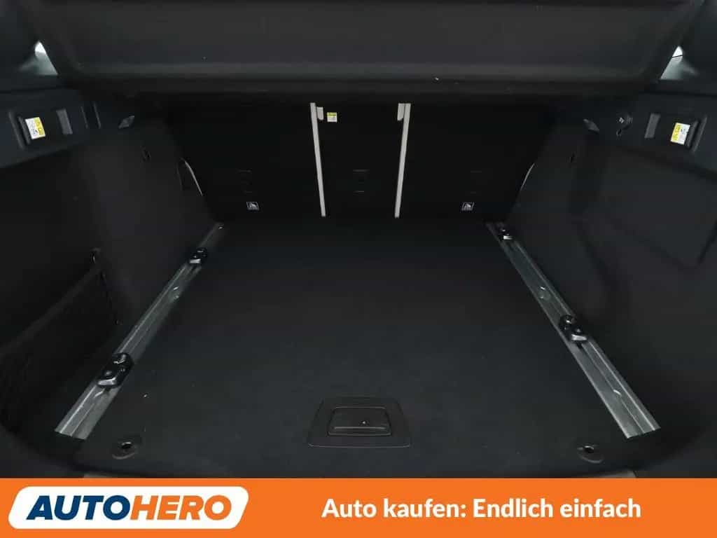 Jaguar F-Pace 30d Portfolio AWD Aut.*NAV*TEMP*360CAM* 09/2016-photo-17