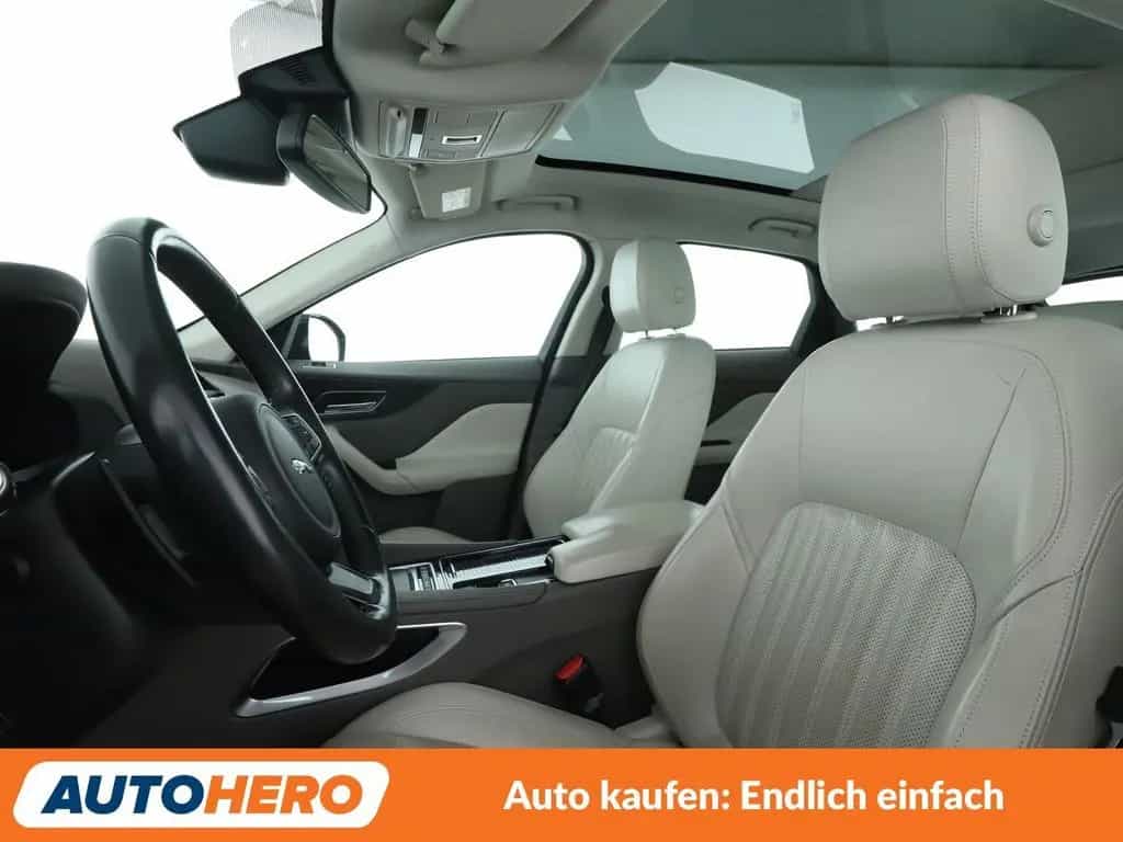 Jaguar F-Pace 30d Portfolio AWD Aut.*NAV*TEMP*360CAM* 09/2016-photo-9