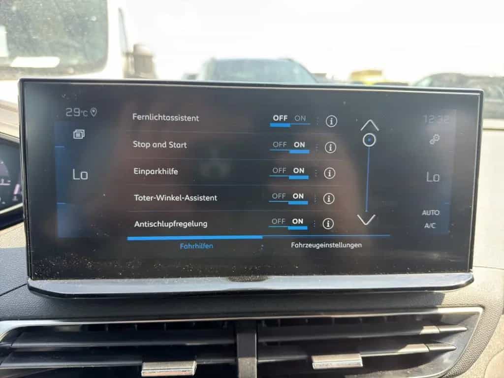 Peugeot 3008 Allure Pack PureTech 130 Navi LED 2-Zonen- 10/2023-photo-17