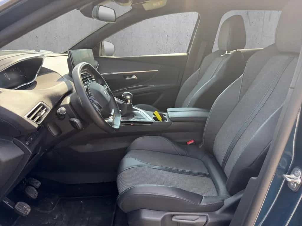 Peugeot 3008 Allure Pack PureTech 130 Navi LED 2-Zonen- 10/2023-photo-8