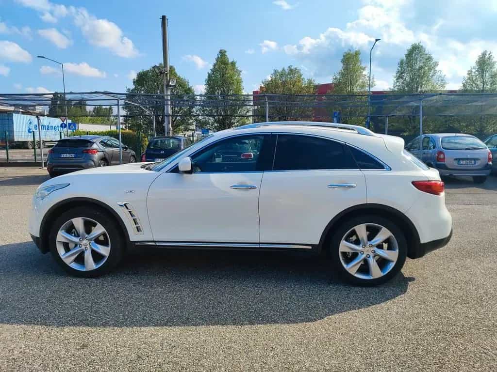 Infiniti FX FX30d S Premium 06/2010-photo-2