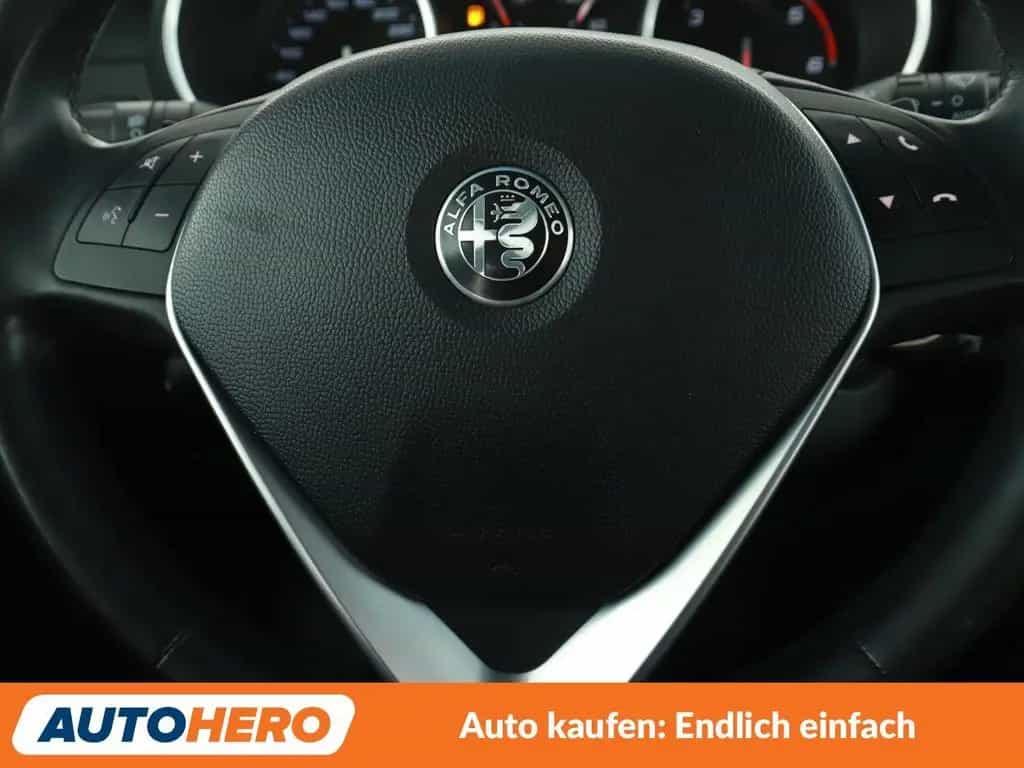 Alfa Romeo Giulietta 2.0 JTDM Super Aut.*NAVI*TEMPO*PDC*SHZ 03/2017-photo-18