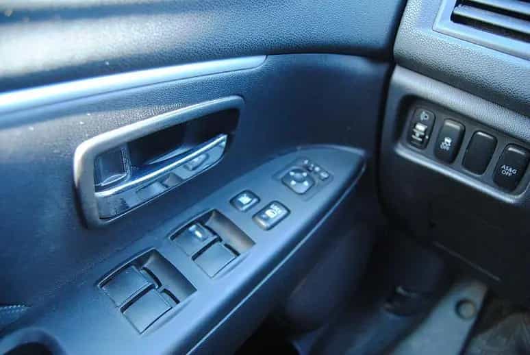 Mitsubishi ASX 1.6 2WD Intro Edition.1.Hand.8xRäder.Scheckh 10/2010-photo-10