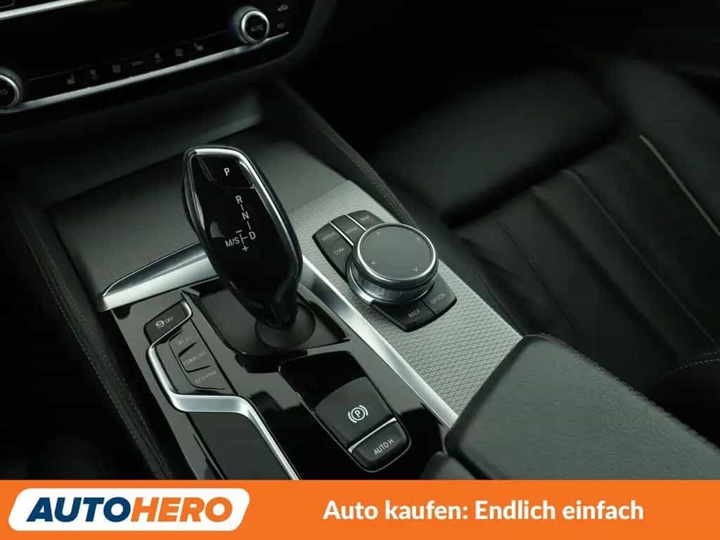 BMW 5 Series 520d xDrive M Sport Aut.*NAVI*LED*HUD*TEMPO* 03/2018-photo-22
