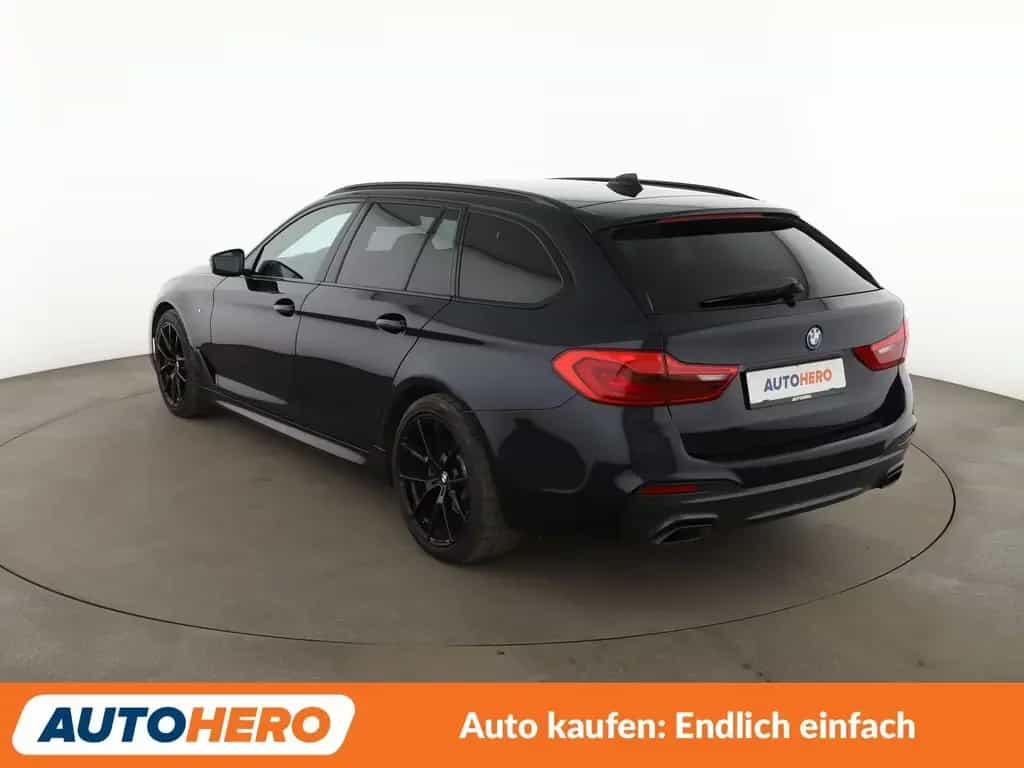 BMW 5 Series 520d xDrive M Sport Aut.*NAVI*LED*HUD*TEMPO* 03/2018-photo-3