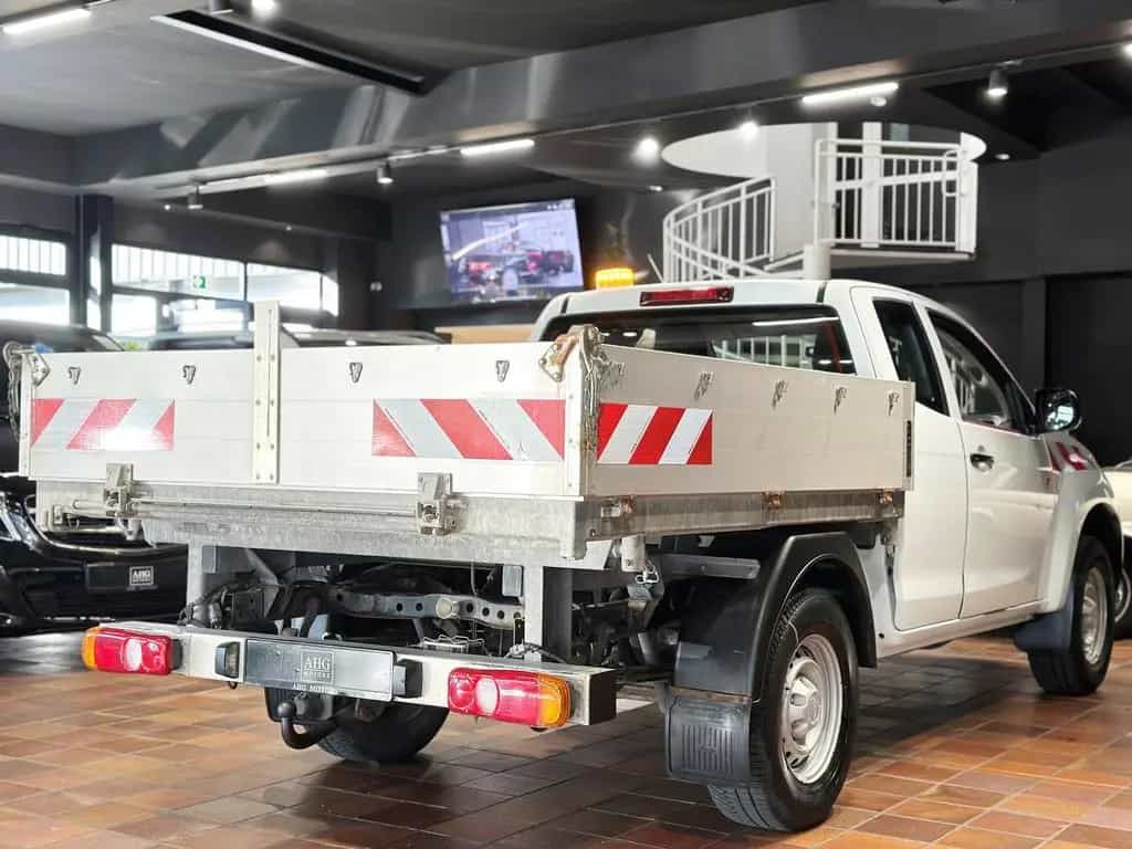 Isuzu D-Max 2.5 SPACECAB 4WD 3SEITEN-KIPPER AC AHK3,5T 12/2015-photo-10