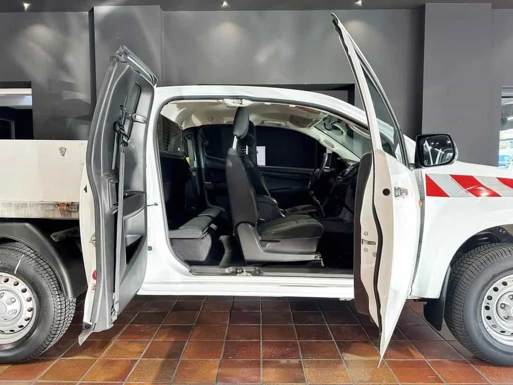 Isuzu D-Max 2.5 SPACECAB 4WD 3SEITEN-KIPPER AC AHK3,5T 12/2015-photo-15