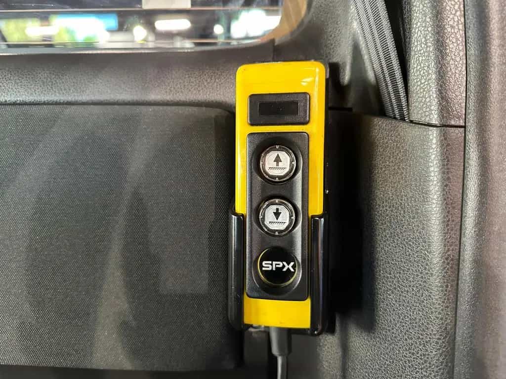 Isuzu D-Max 2.5 SPACECAB 4WD 3SEITEN-KIPPER AC AHK3,5T 12/2015-photo-33