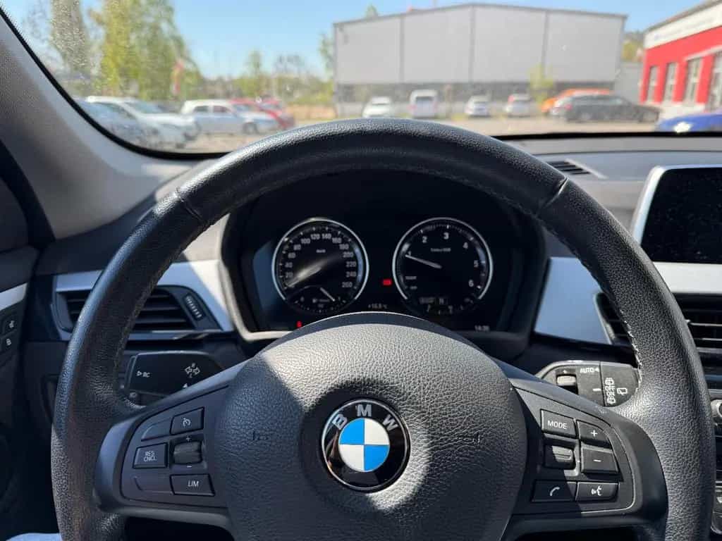 BMW X1 sDrive 18 d Advantage+LED+SHZ+AHK+Navi+Garant 05/2019-photo-1