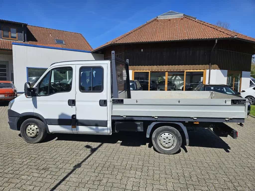 Iveco Daily Doppelkabiene Pritsche 29 L 13 04/2014-photo-1