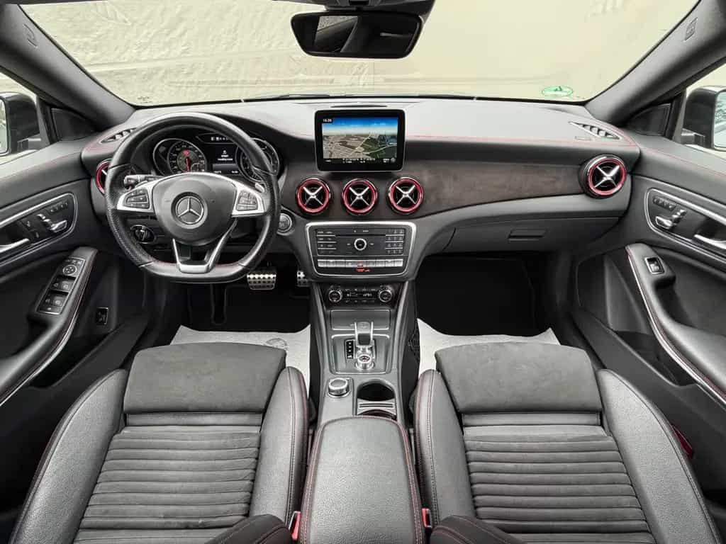 Mercedes-Benz CLA Shooting Brake 45 AMG 4Matic PANO ALCANTARA 12/2017-photo-10