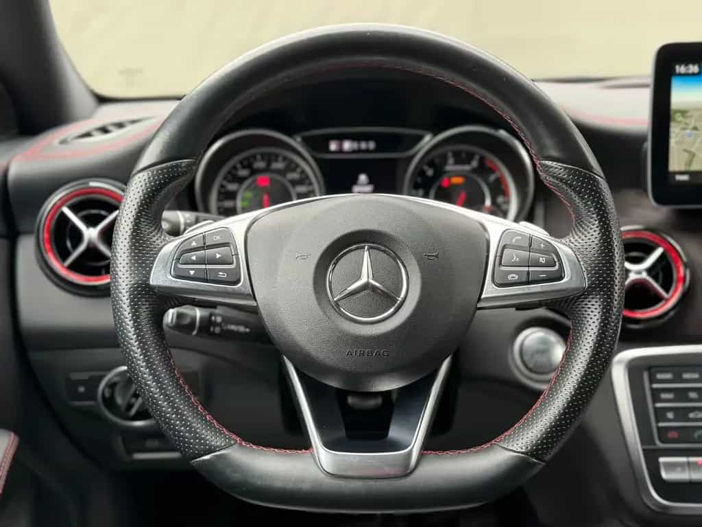 Mercedes-Benz CLA Shooting Brake 45 AMG 4Matic PANO ALCANTARA 12/2017-photo-11
