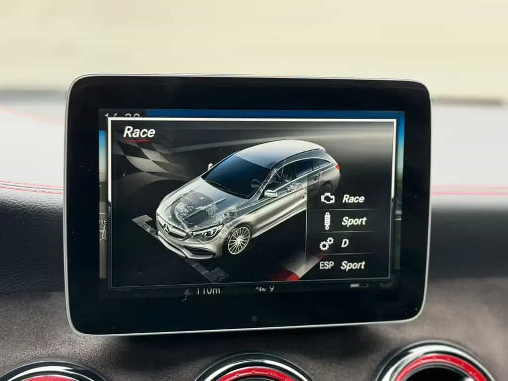 Mercedes-Benz CLA Shooting Brake 45 AMG 4Matic PANO ALCANTARA 12/2017-photo-20