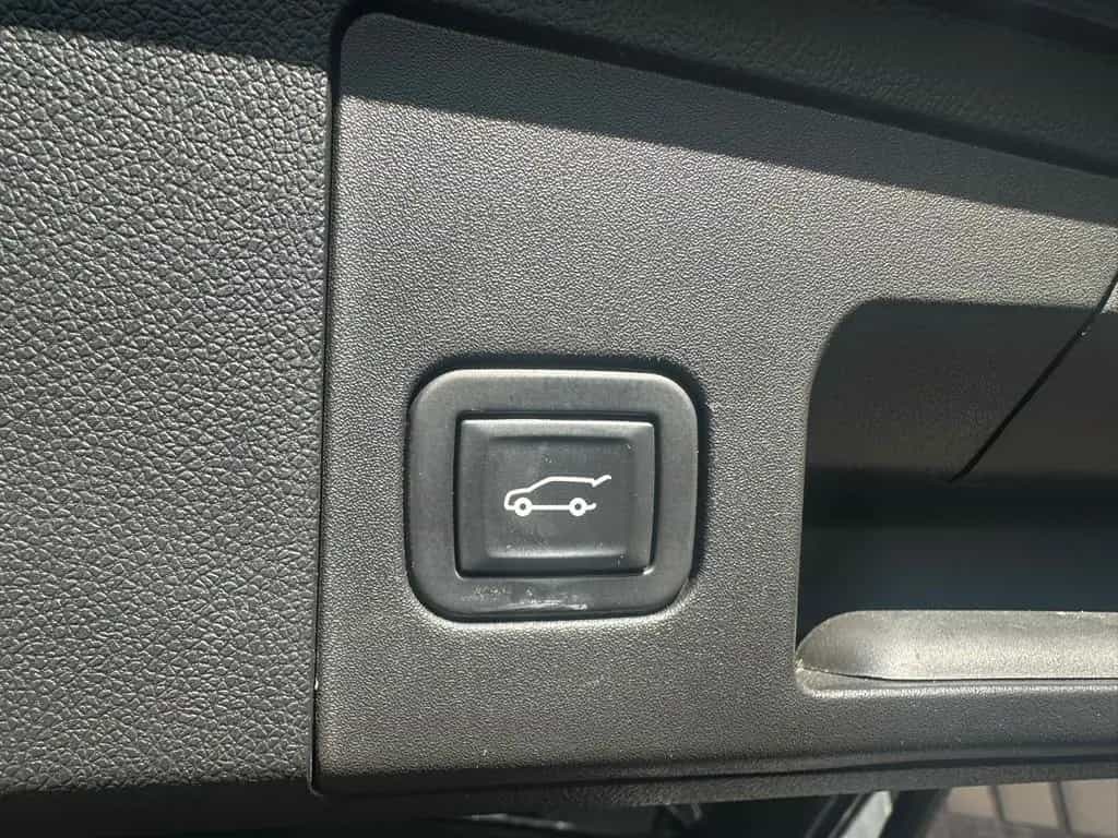 Cadillac XT4 Luxury 4WD*BOSE*HUD*4xSITZHZG+ 11/2021-photo-9