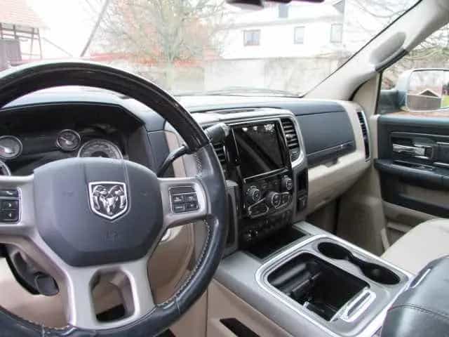 Dodge RAM 2500  Heavy Duty 6,4 Hemi Power Truck Limite 12/2018-photo-10