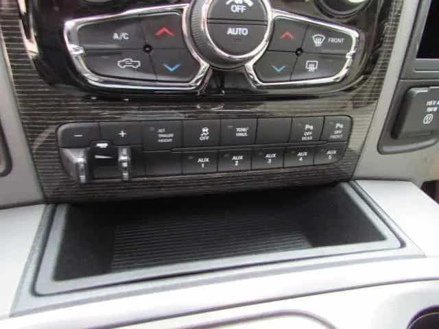 Dodge RAM 2500  Heavy Duty 6,4 Hemi Power Truck Limite 12/2018-photo-23