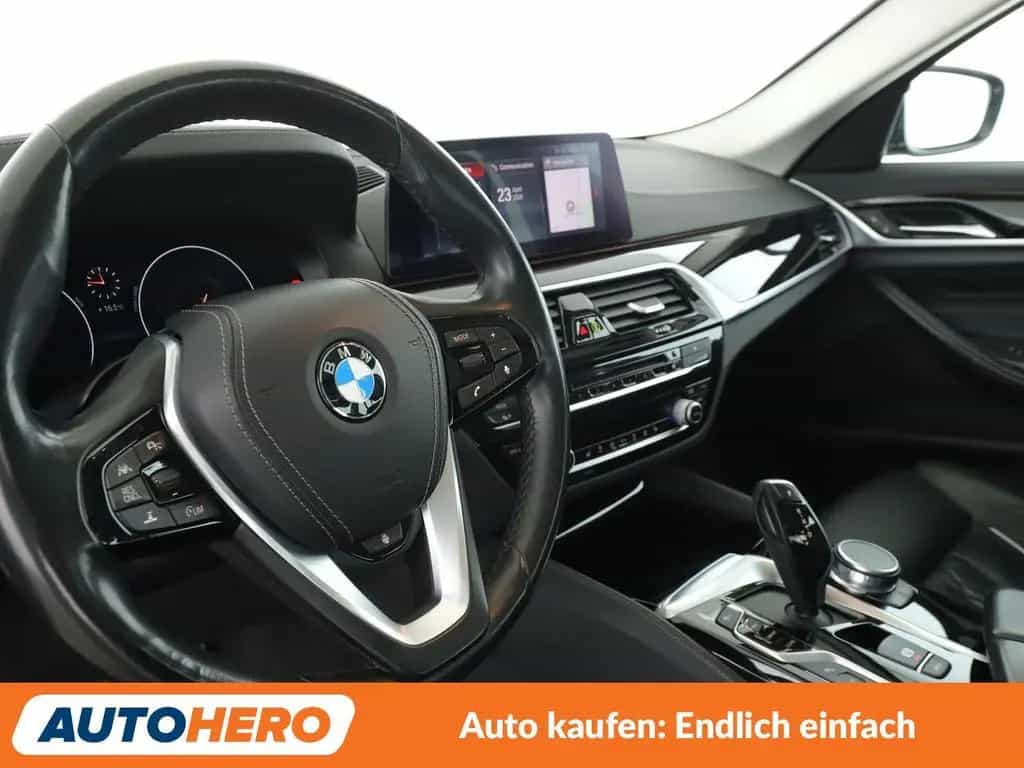 BMW 5 Series 520d Luxury Line Aut.*NAVI*LED*360CAM*ACC*ALU* 10/2019-photo-10