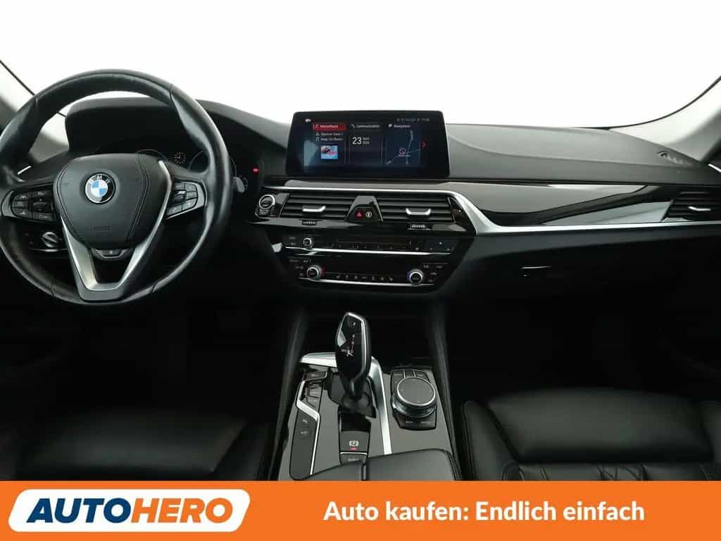 BMW 5 Series 520d Luxury Line Aut.*NAVI*LED*360CAM*ACC*ALU* 10/2019-photo-11