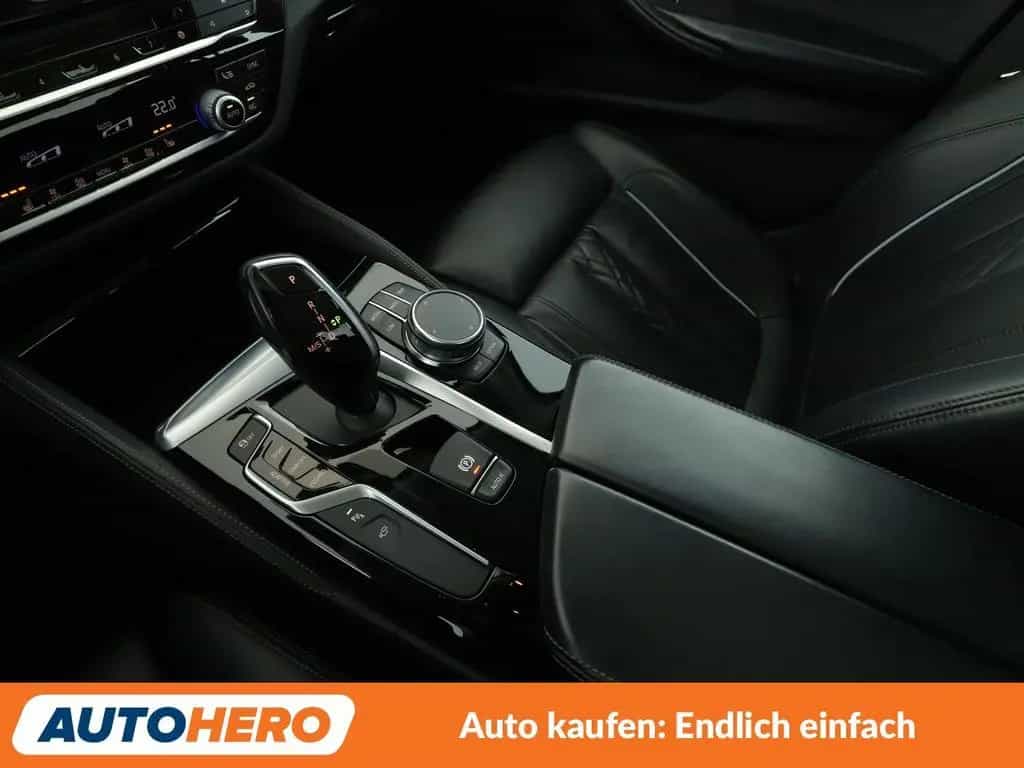 BMW 5 Series 520d Luxury Line Aut.*NAVI*LED*360CAM*ACC*ALU* 10/2019-photo-24