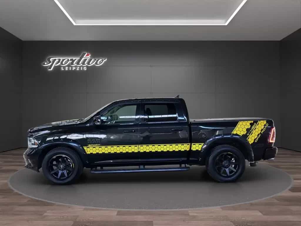 Dodge RAM 1500 SLT Crew Cab 5.7 V8 03/2019-photo-3