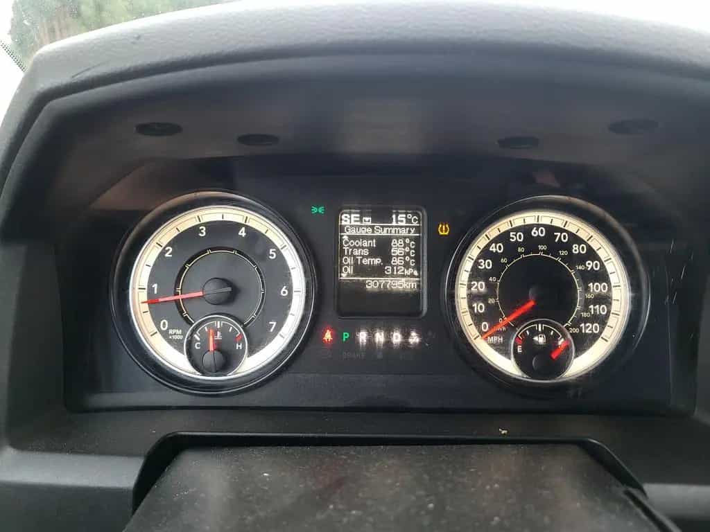 Dodge RAM 2500 not 1500 2016, winch 4x4 5.7 v8 04/2016-photo-9