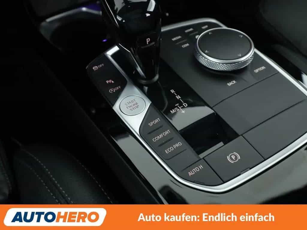 BMW 1 Series 120d M Sport Aut.*NAVI*LED*CAM*ACC*HUD*SHZ*PANO* 08/2020-photo-25