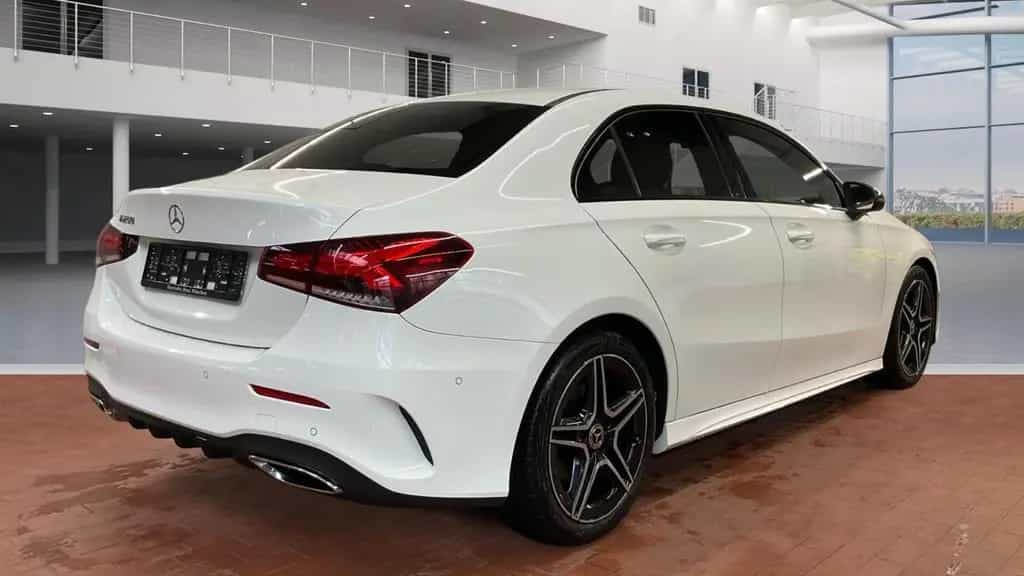 Mercedes-Benz A-Class 200 7G-DCT Limousine AMG-LINE & NIGHT-PAKET 10/2020-photo-4