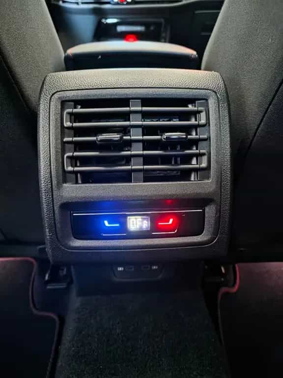 Volkswagen Golf VIII GTI, PANO, LED, R-KAMERA, ACC, H&K 10/2022-photo-18