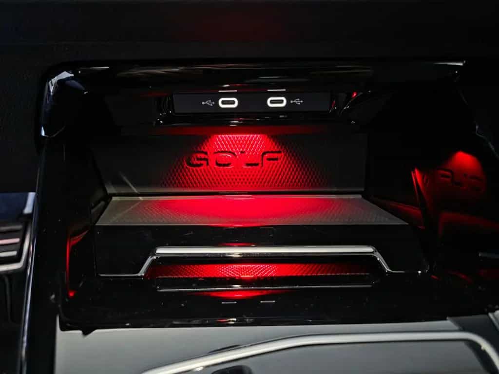 Volkswagen Golf VIII GTI, PANO, LED, R-KAMERA, ACC, H&K 10/2022-photo-27