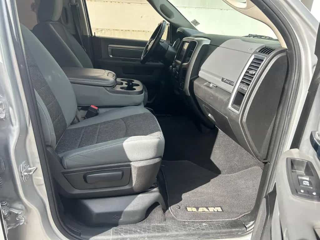 Dodge RAM 1500 5,7 V8 Crew Cap Long Bed*Ahk*Tüv 12/26 09/2018-photo-11