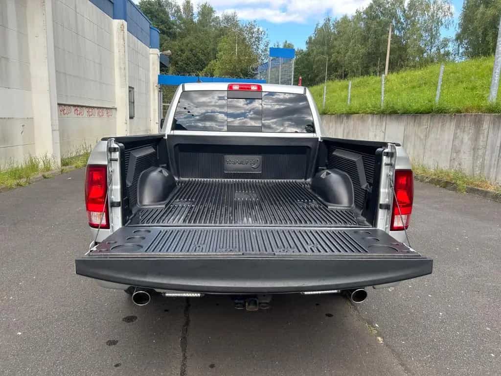 Dodge RAM 1500 5,7 V8 Crew Cap Long Bed*Ahk*Tüv 12/26 09/2018-photo-17