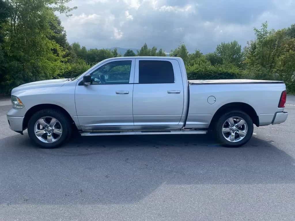 Dodge RAM 1500 5,7 V8 Crew Cap Long Bed*Ahk*Tüv 12/26 09/2018-photo-3