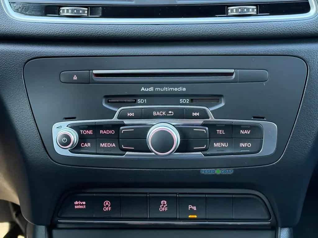 Audi Q3 Design 1.4 TFSI SHZ/Bluetooth/GRA/AHK/PDC+/Xe 08/2018-photo-14