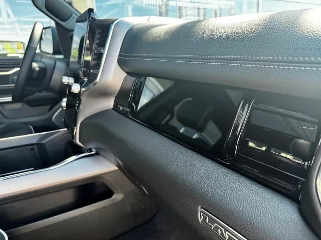 Dodge RAM 1500 Laramie Night Top Ausstattung 3 Jahre G null-photo-15